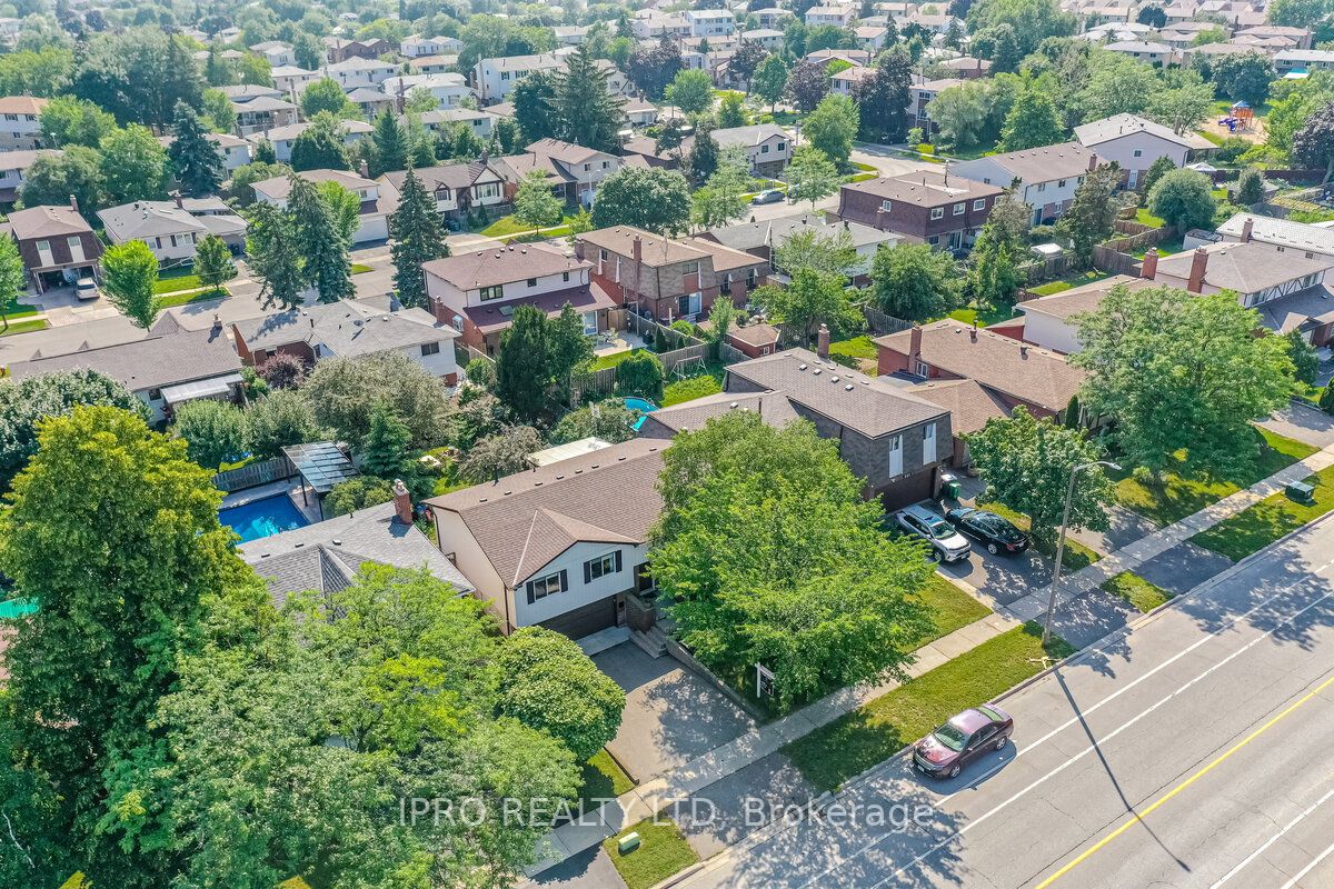 219 Rutherford Rd N