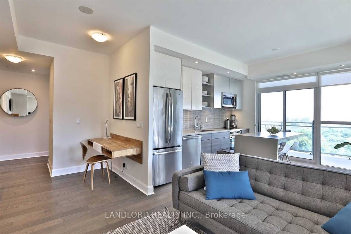33 Shore Breeze Dr, #410
