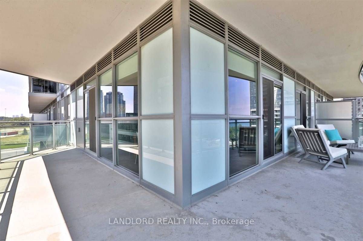 33 Shore Breeze Dr, #410