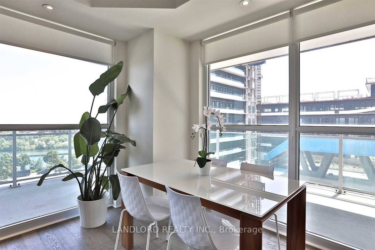 33 Shore Breeze Dr, #410