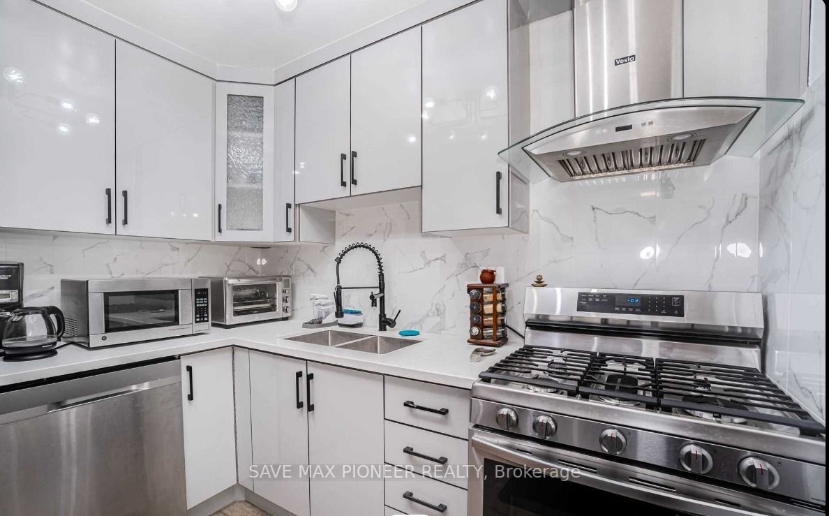 28 Gailwood Crt, #(Upper)