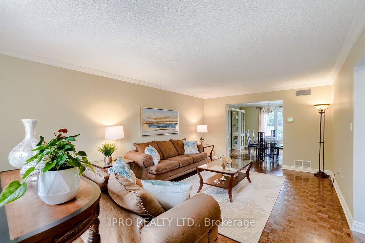 1236 Fleet St