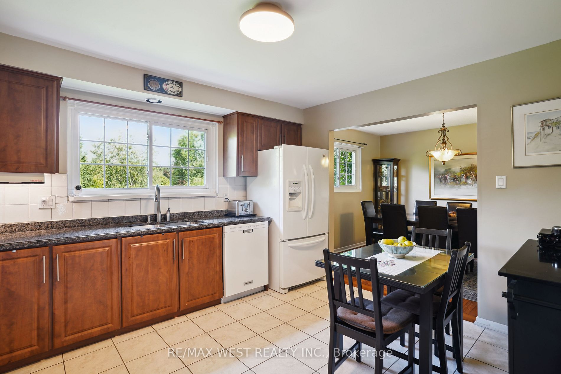 305 Sunset Dr