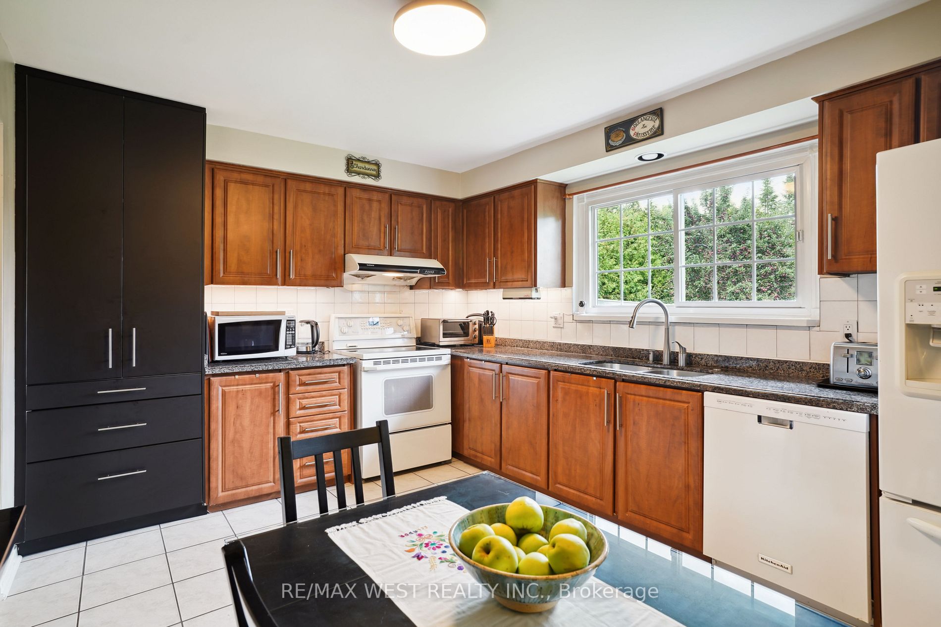 305 Sunset Dr