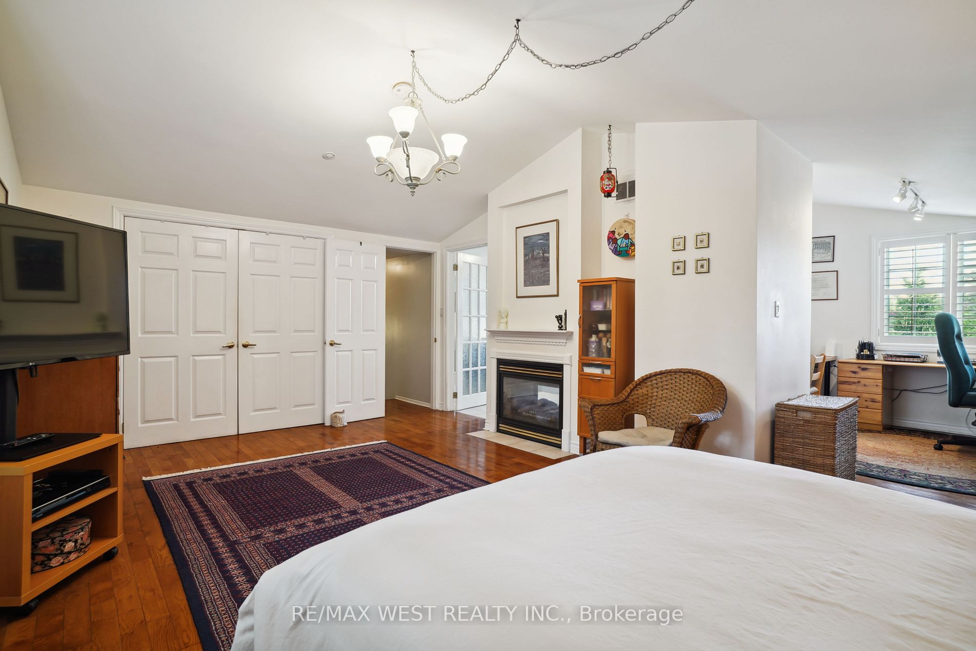 305 Sunset Dr