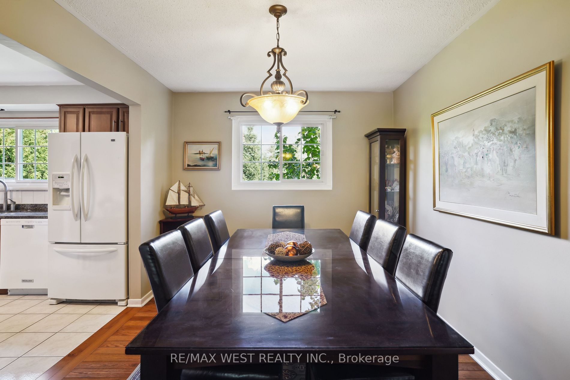 305 Sunset Dr