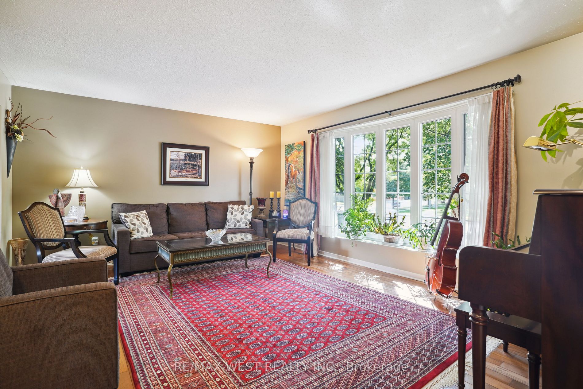 305 Sunset Dr