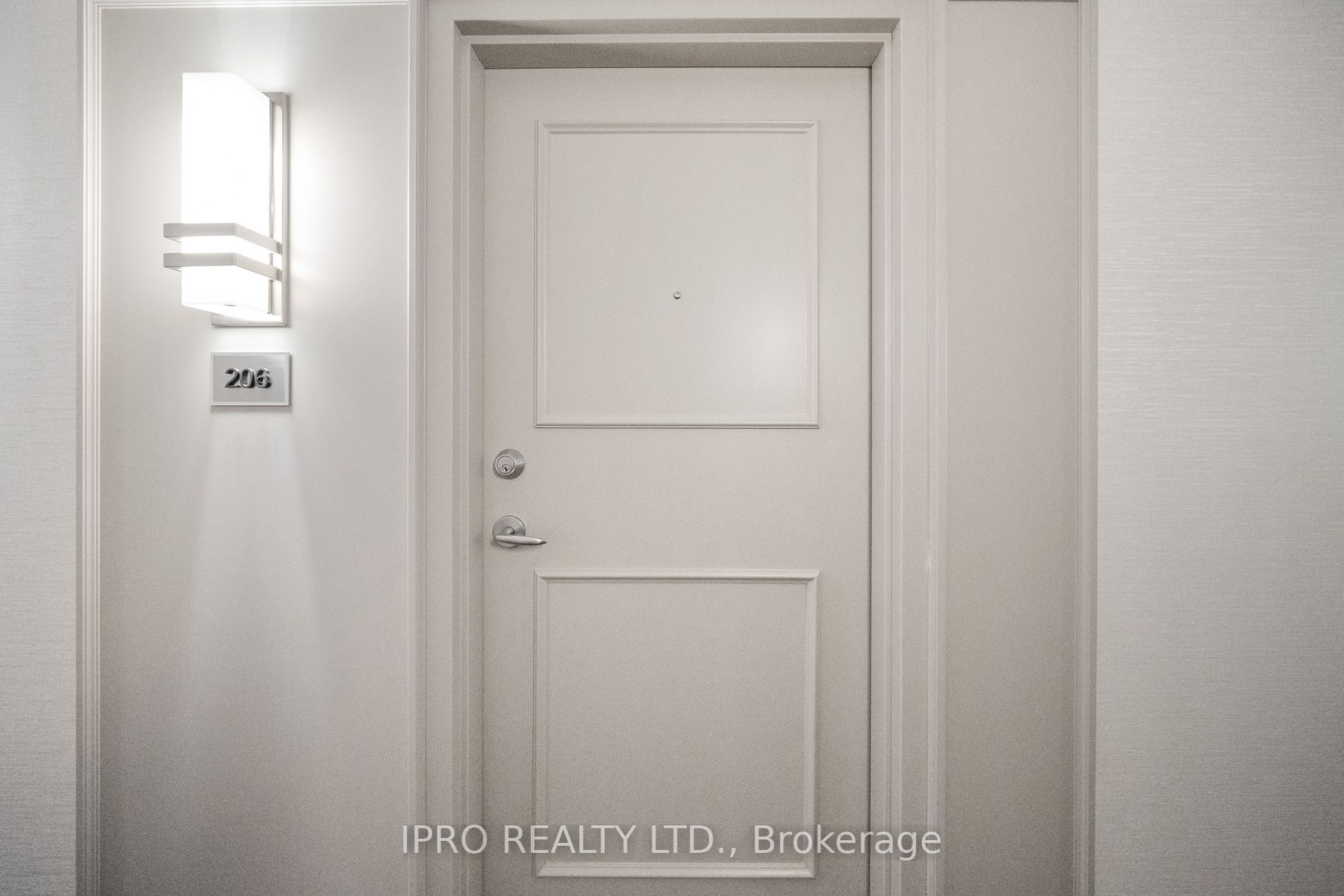 75 King St E, #206
