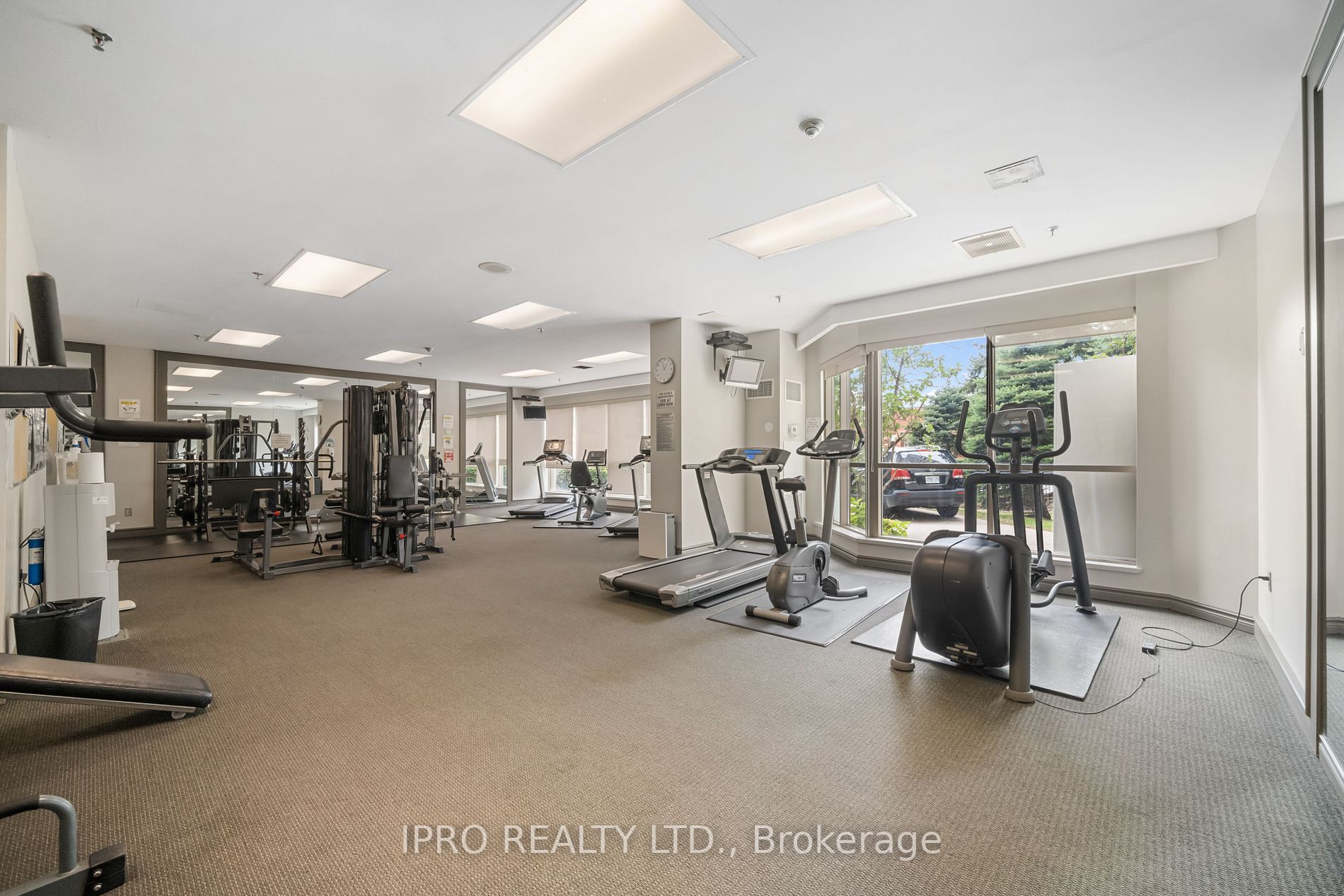 75 King St E, #206