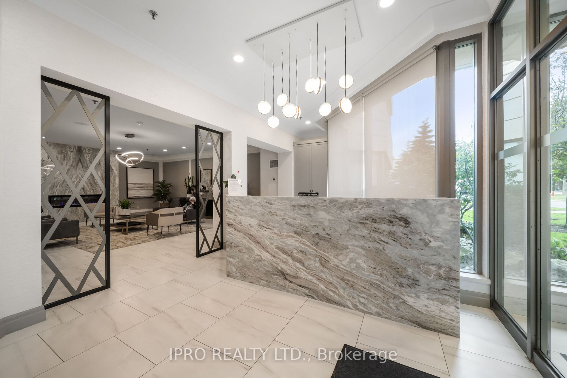 75 King St E, #206