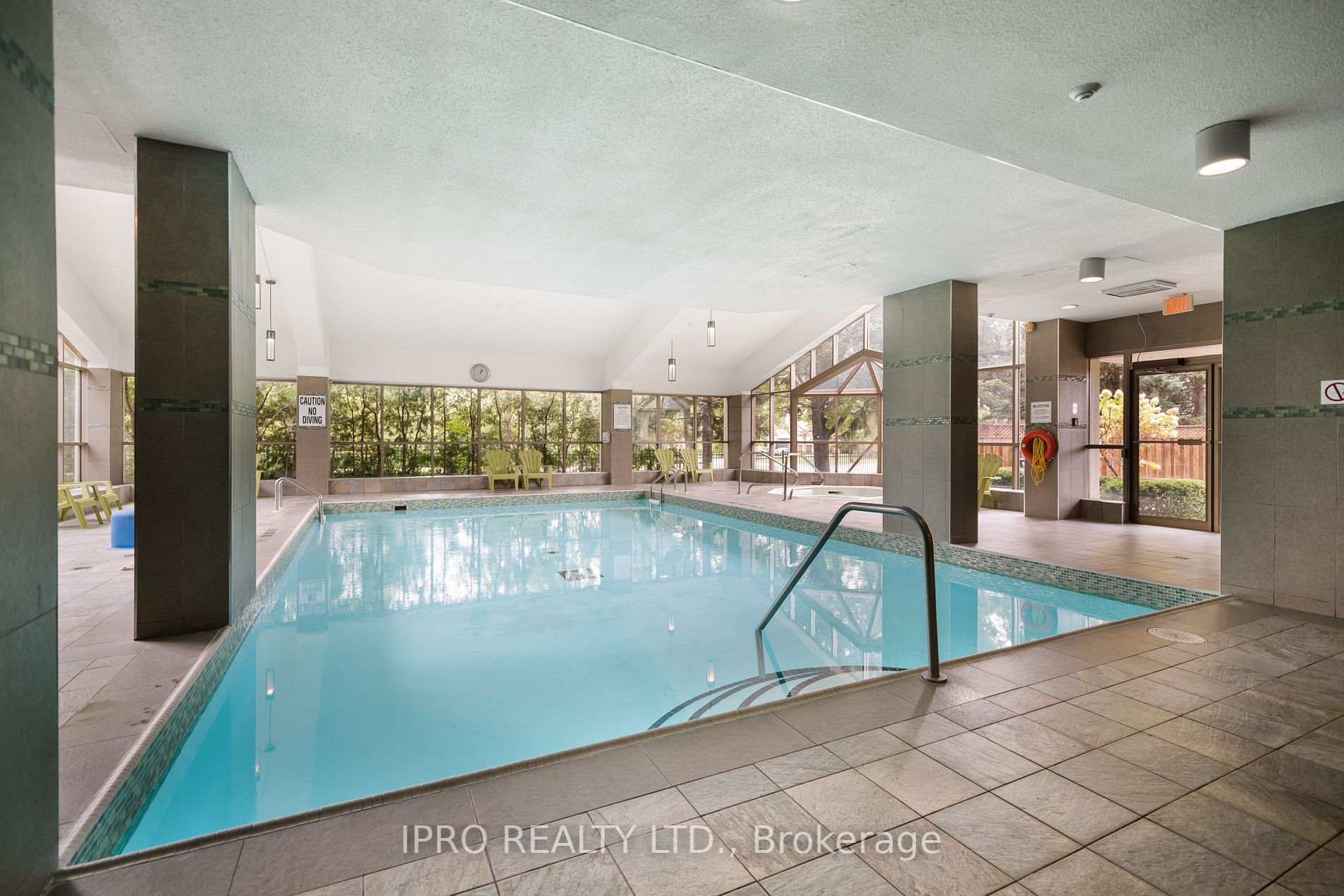 75 King St E, #206