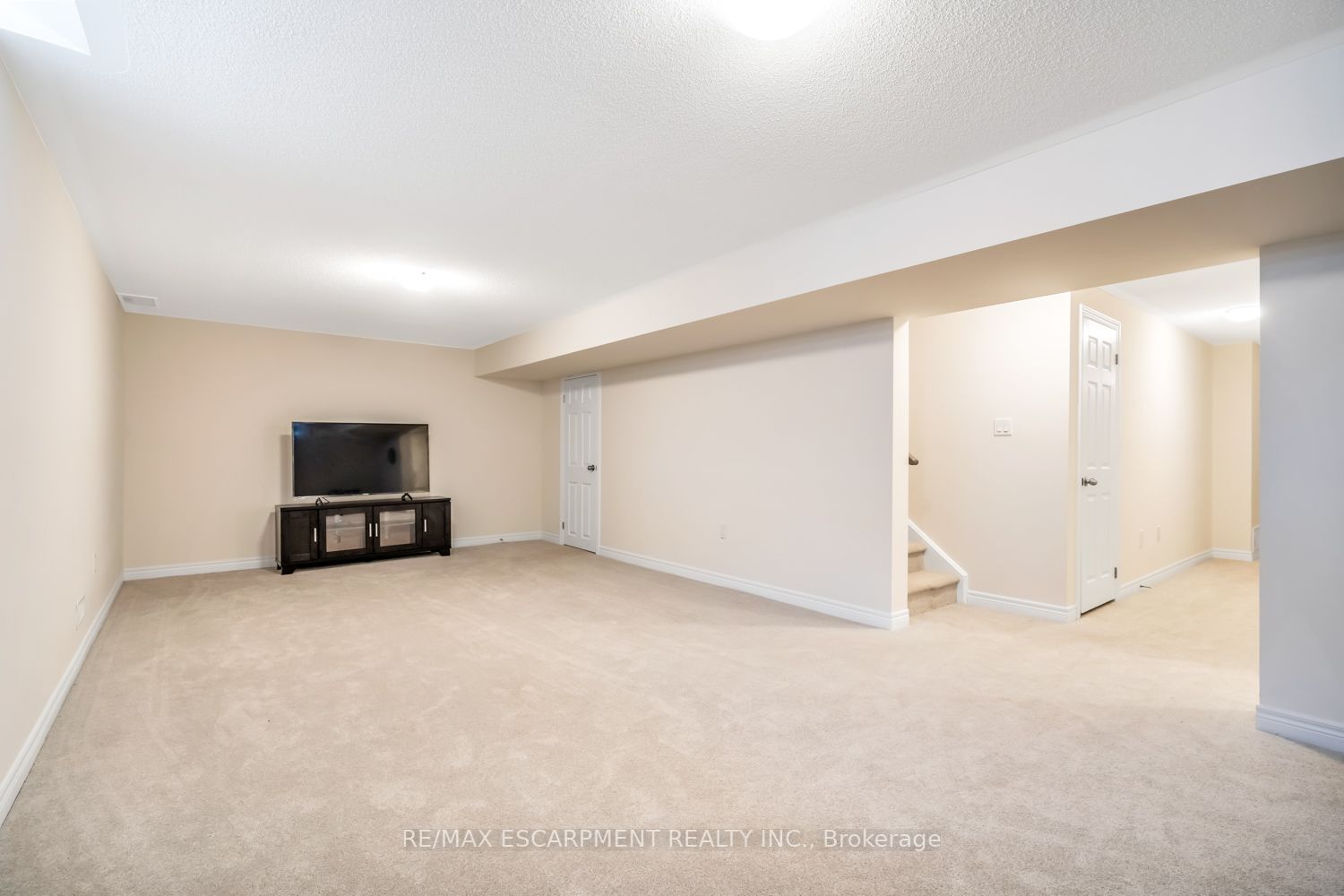 3916 Koenig Rd