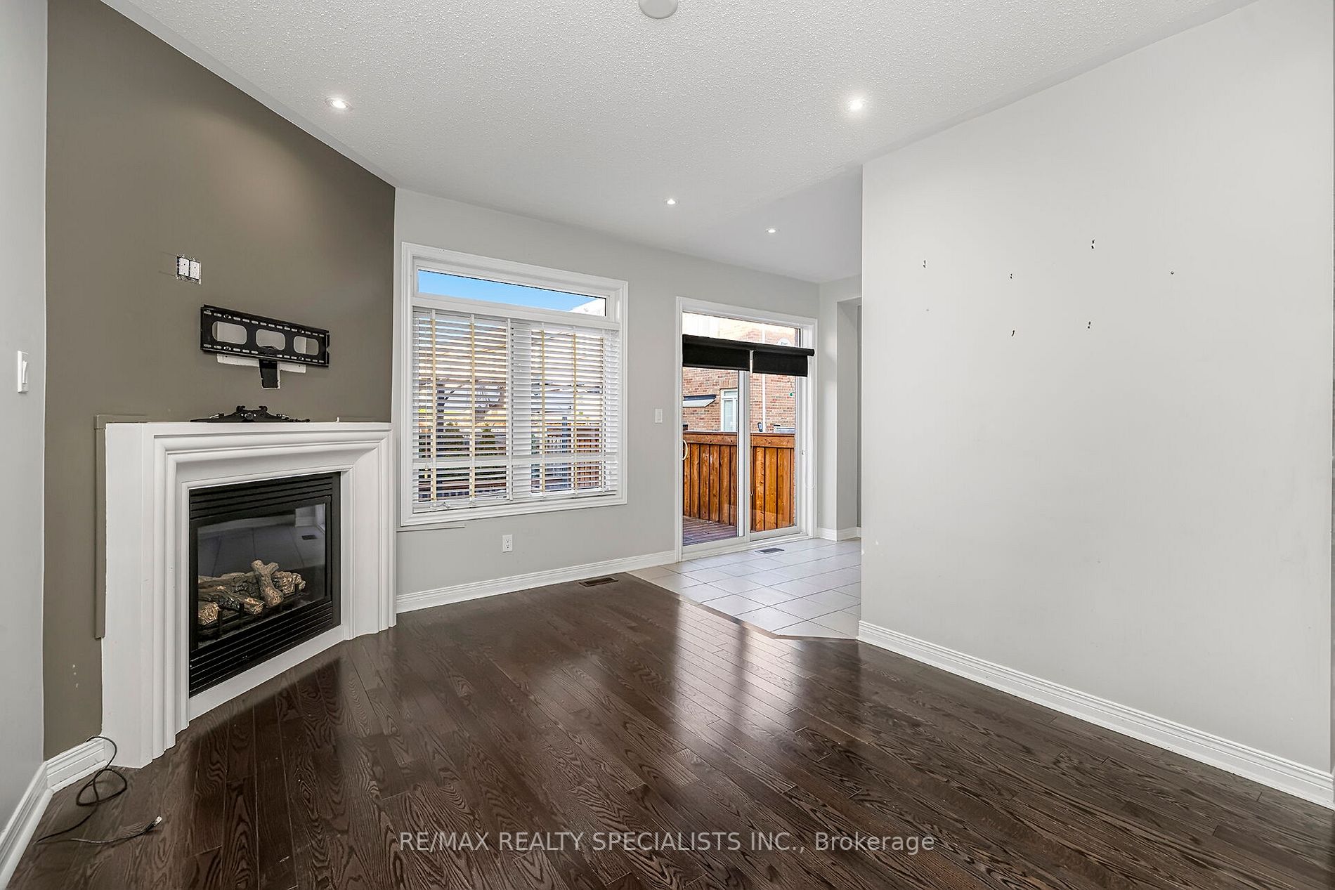 89 Sky Harbour Dr