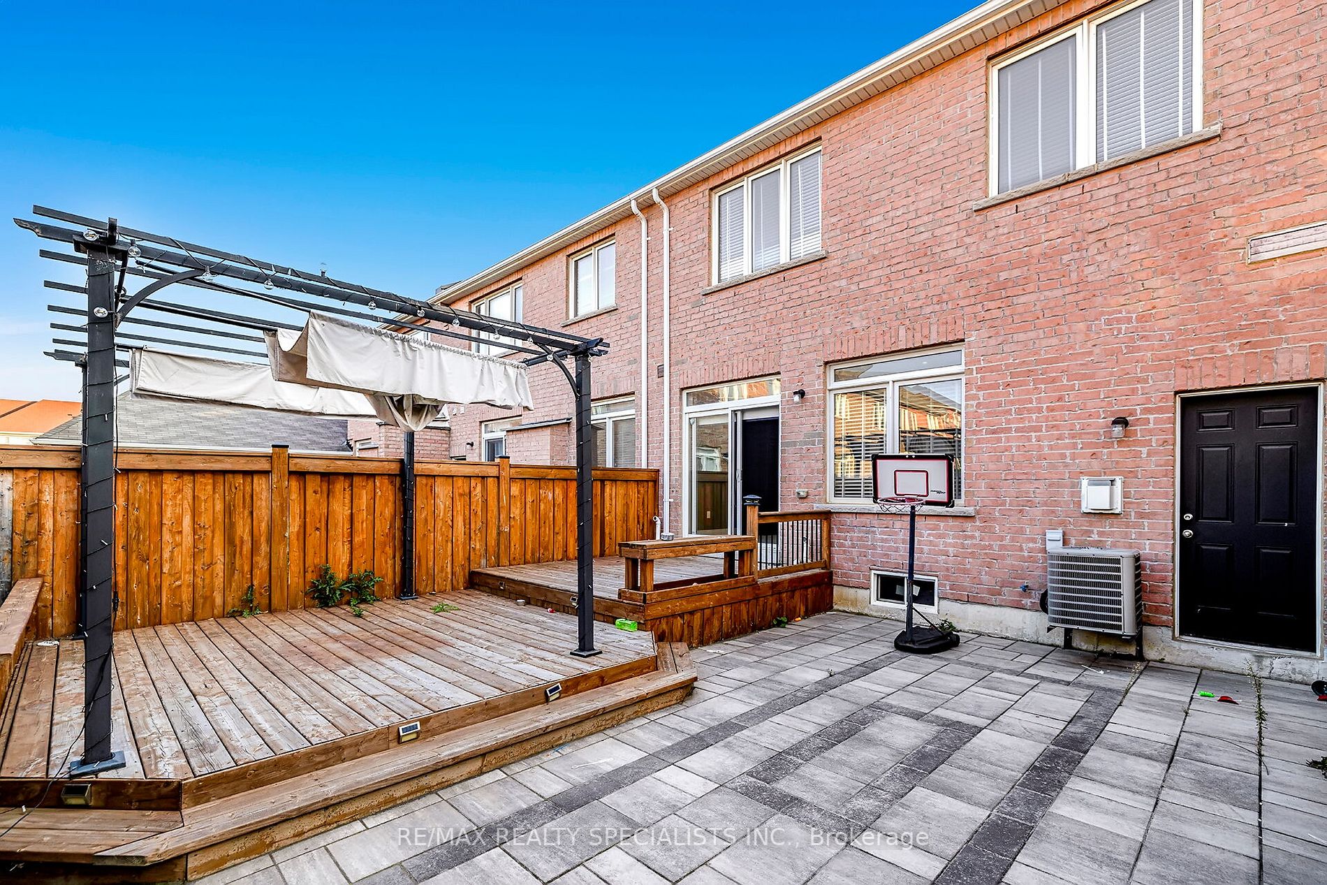 89 Sky Harbour Dr