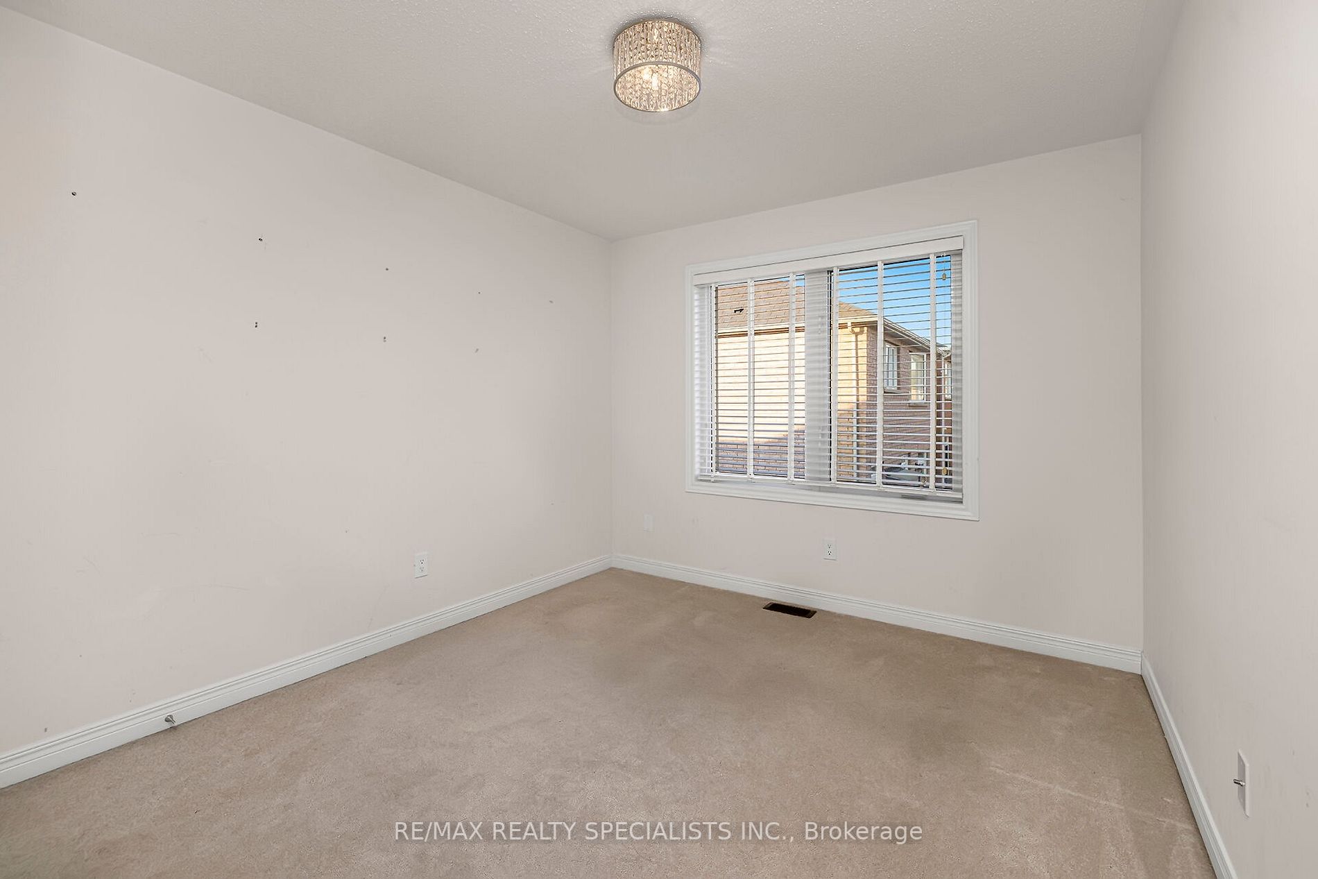 89 Sky Harbour Dr