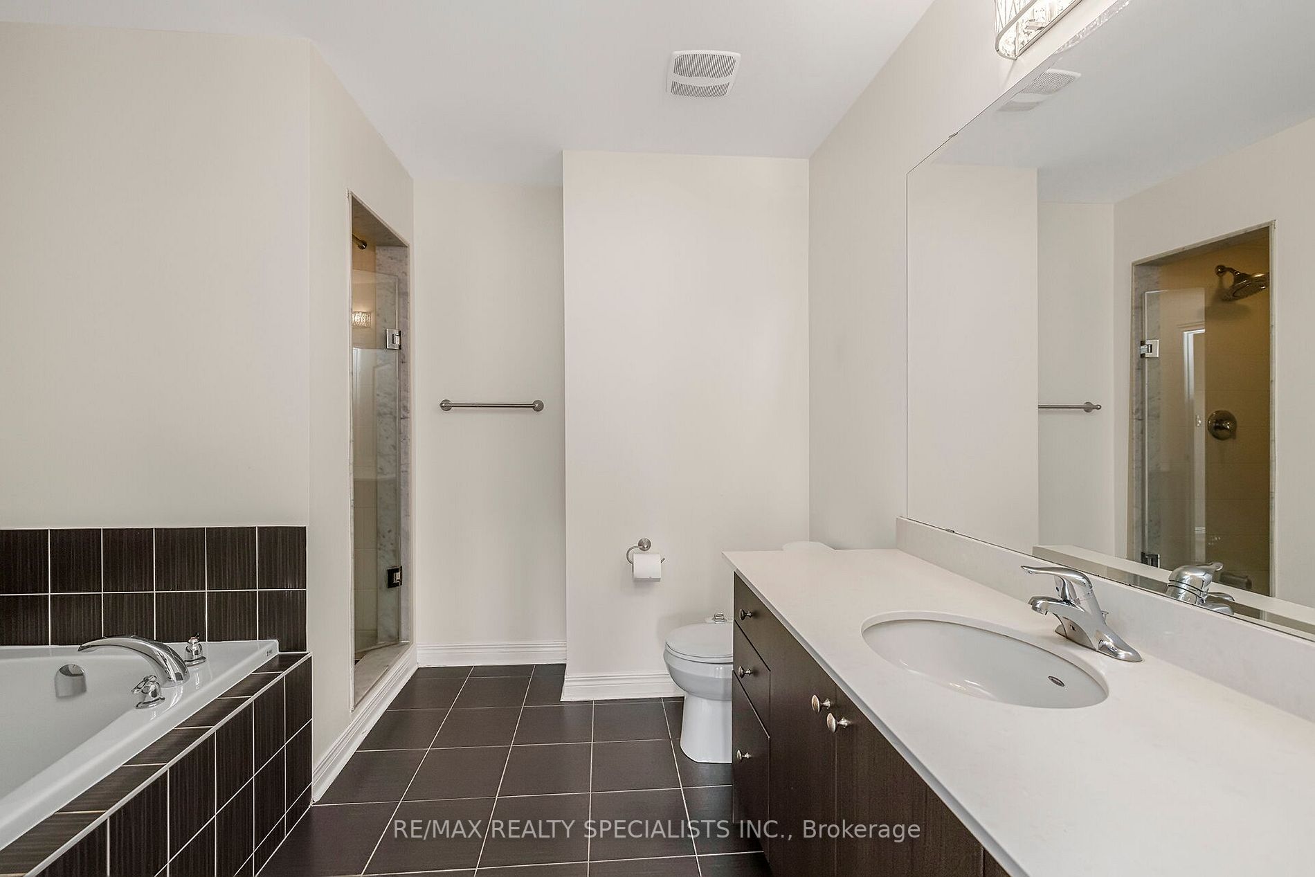 89 Sky Harbour Dr