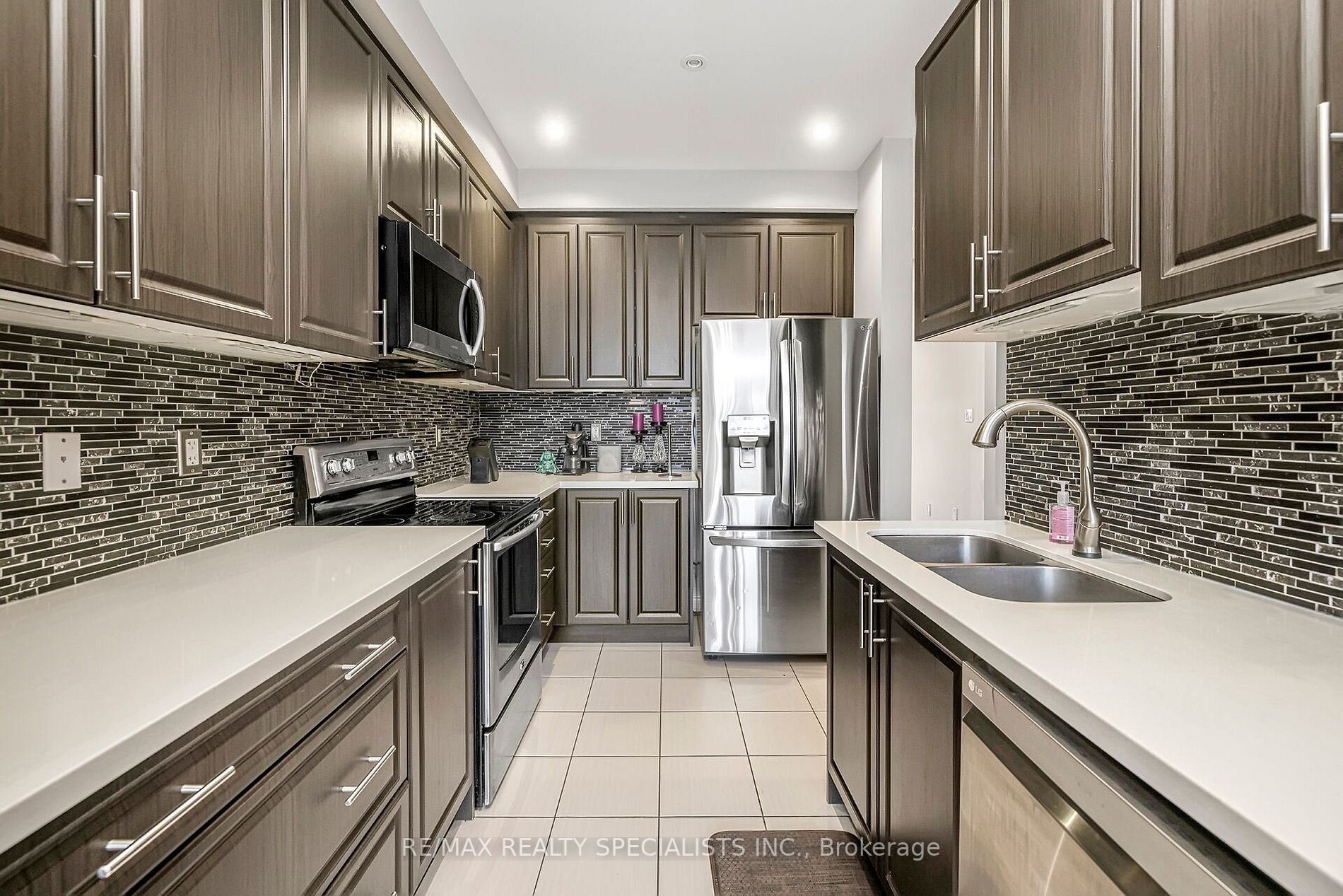 89 Sky Harbour Dr