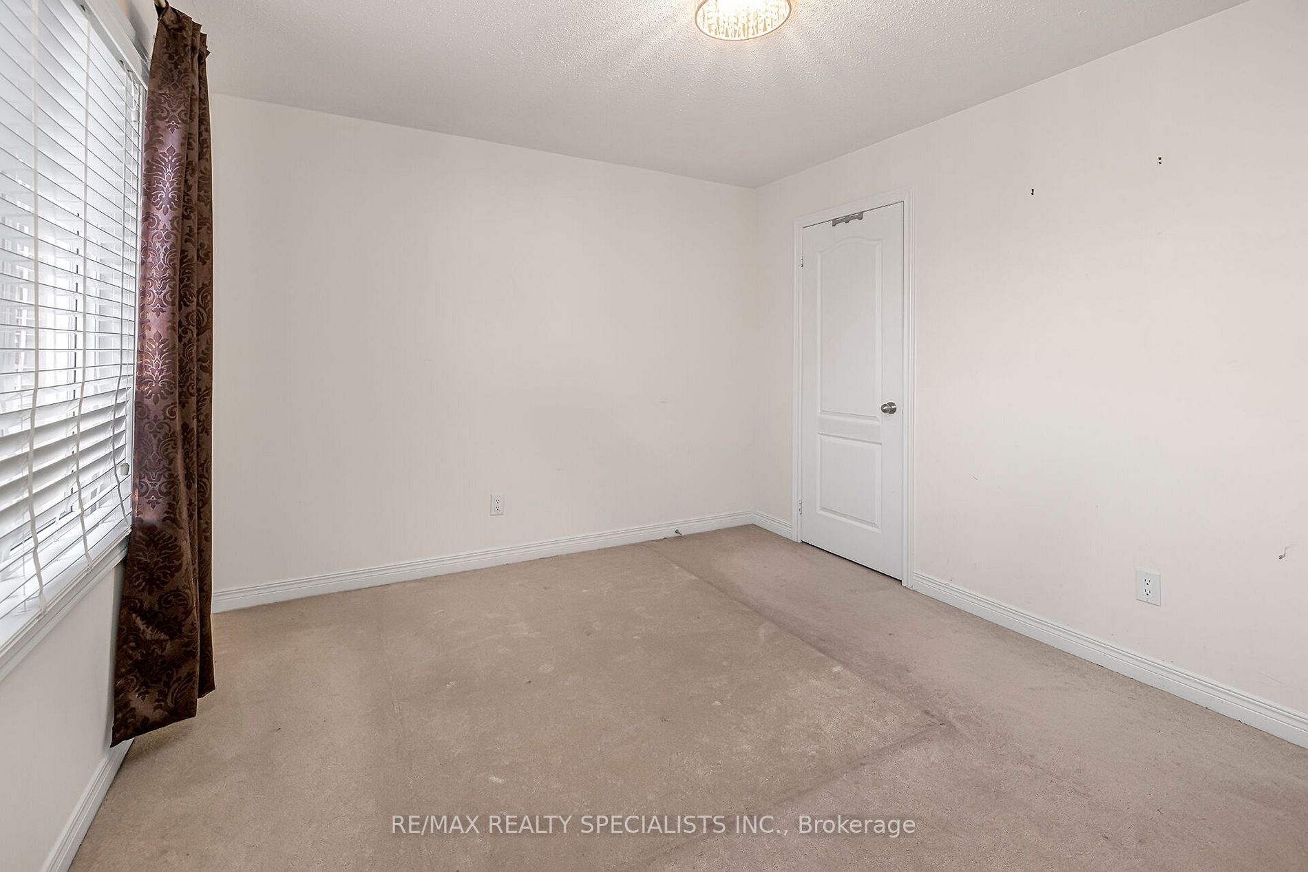 89 Sky Harbour Dr