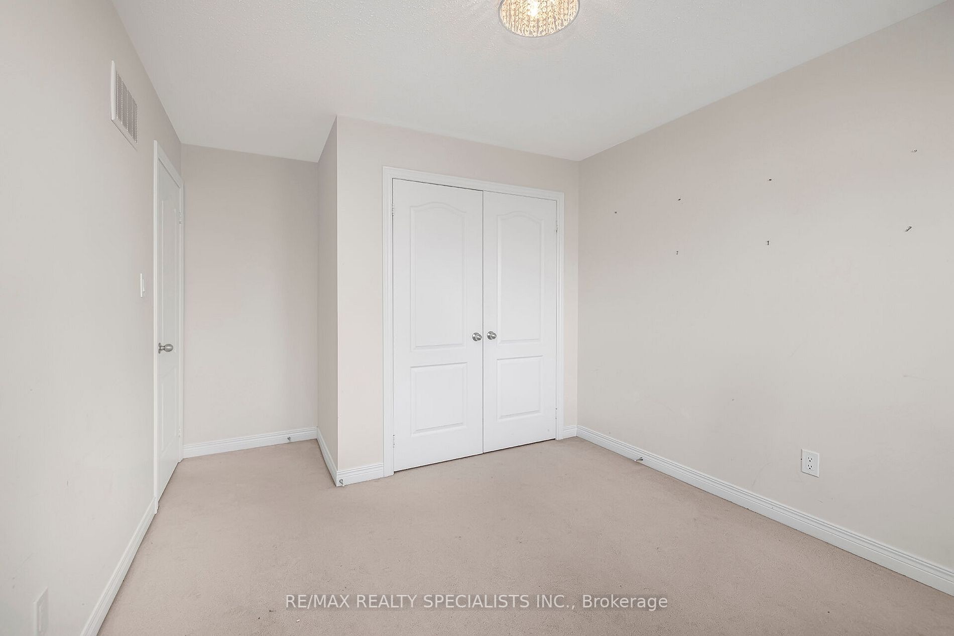 89 Sky Harbour Dr