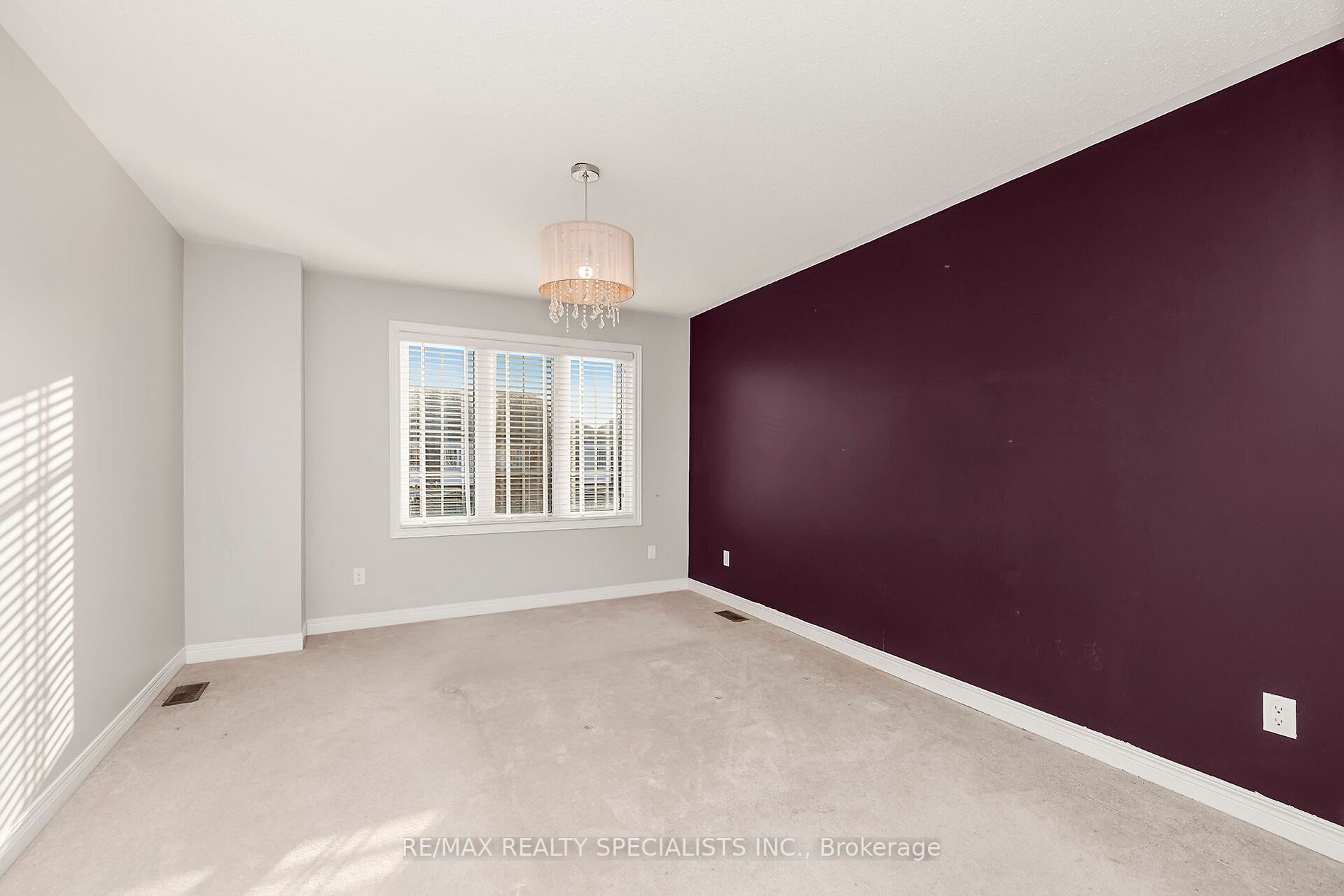 89 Sky Harbour Dr