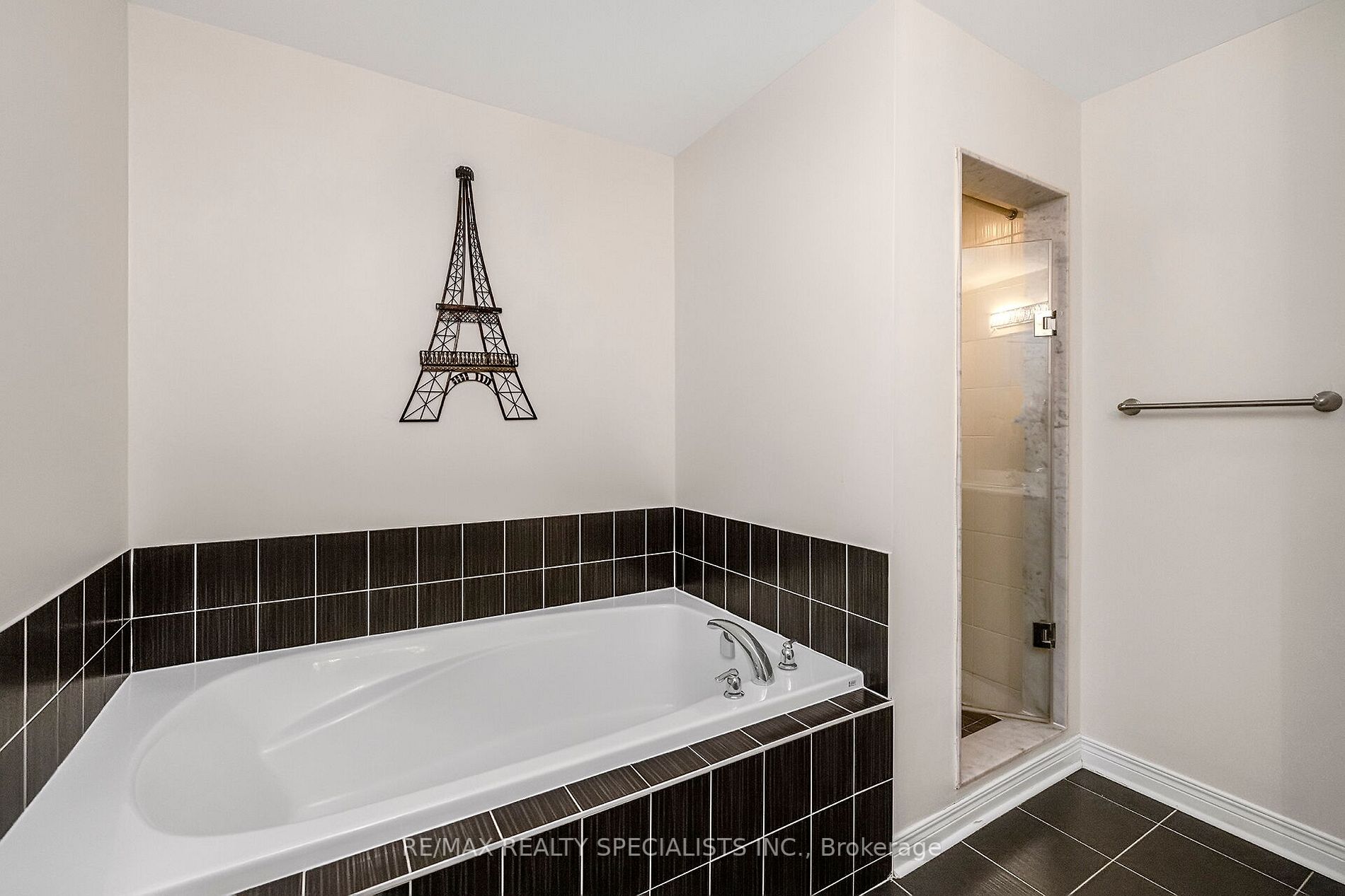 89 Sky Harbour Dr