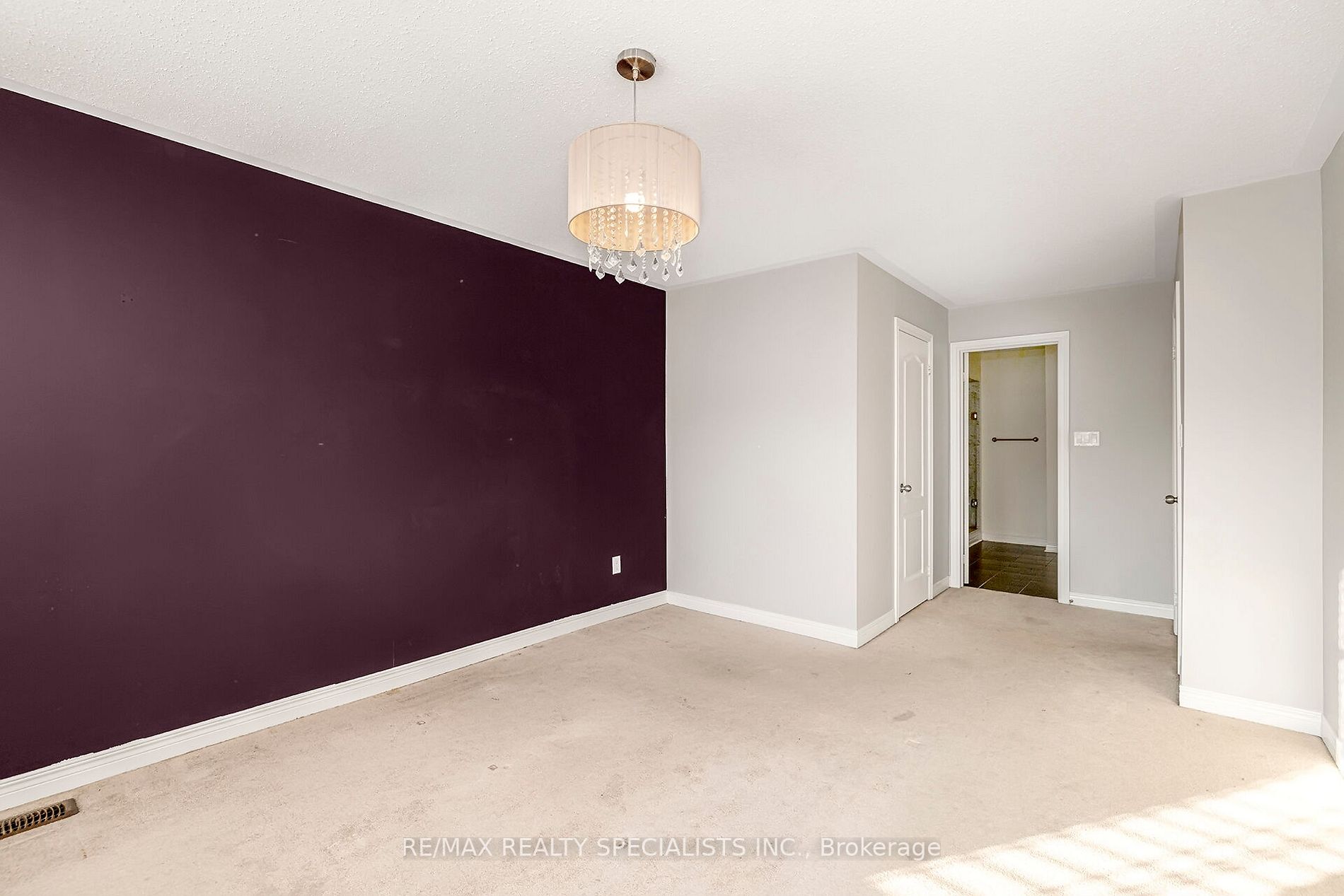 89 Sky Harbour Dr