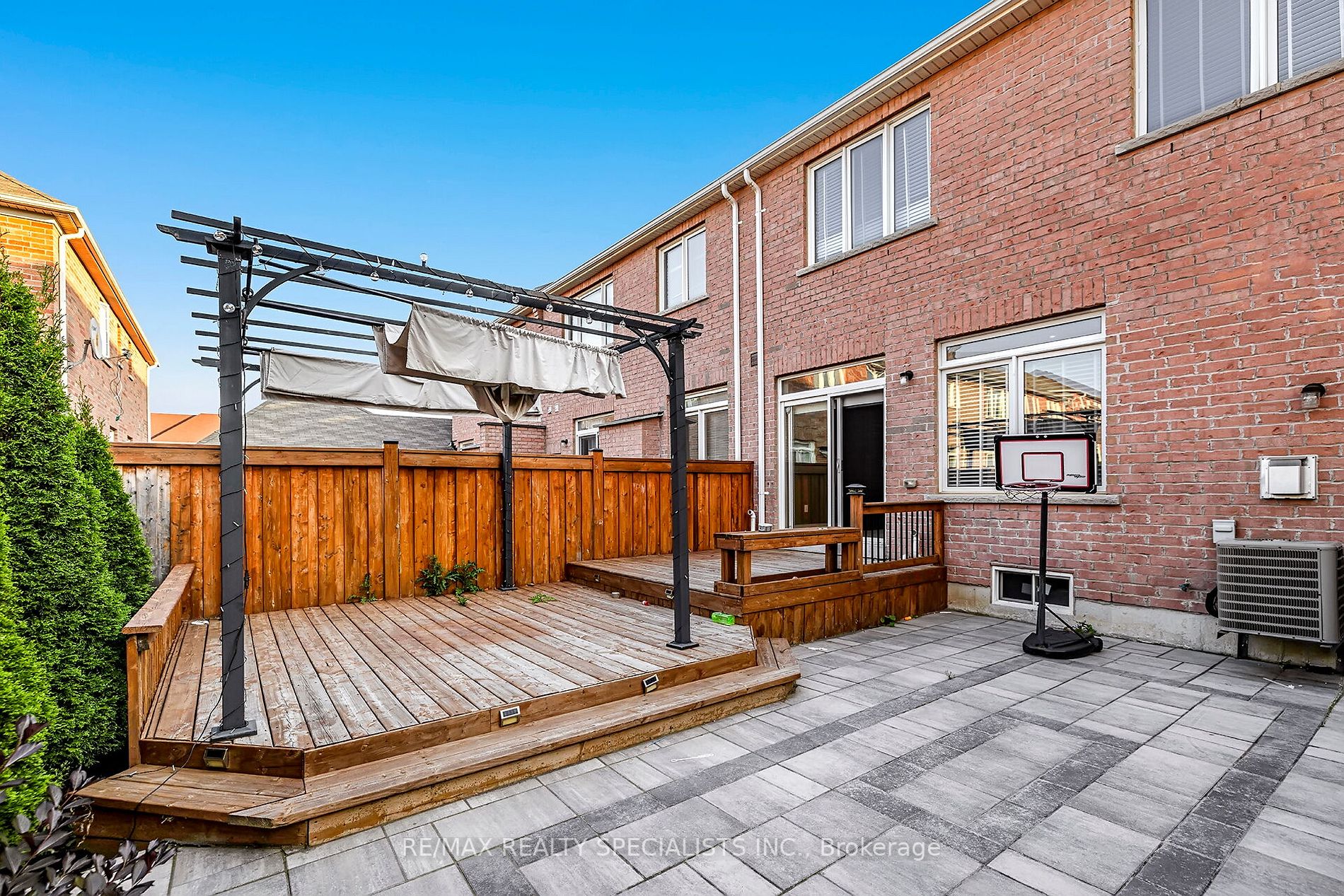 89 Sky Harbour Dr