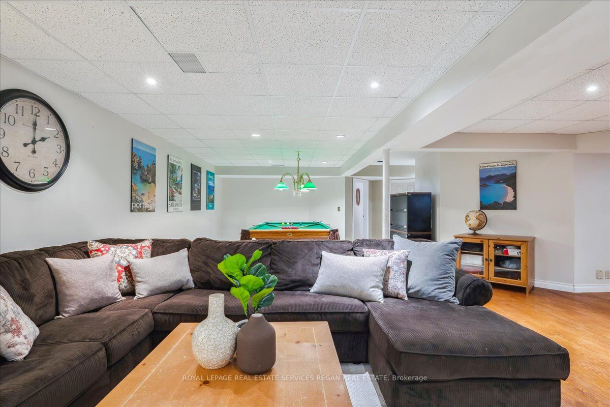 1935 Calgary Court