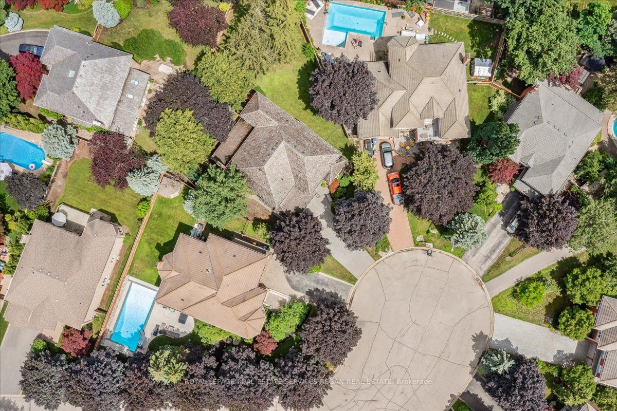 1935 Calgary Court