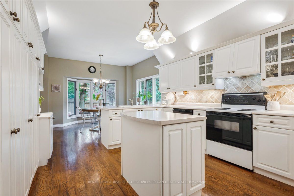 1935 Calgary Court