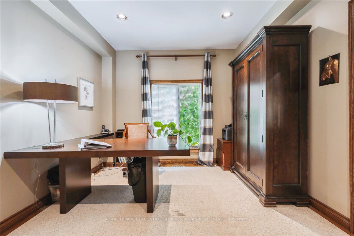 1935 Calgary Court
