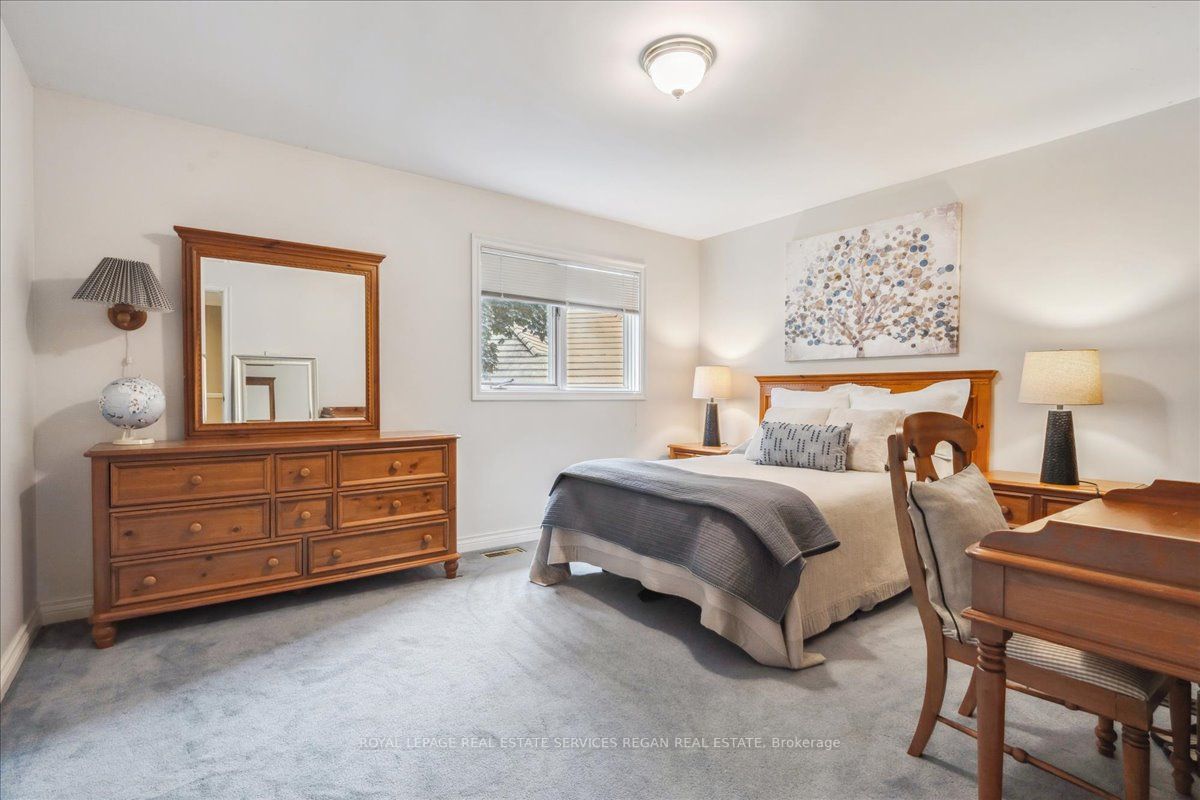 1935 Calgary Court