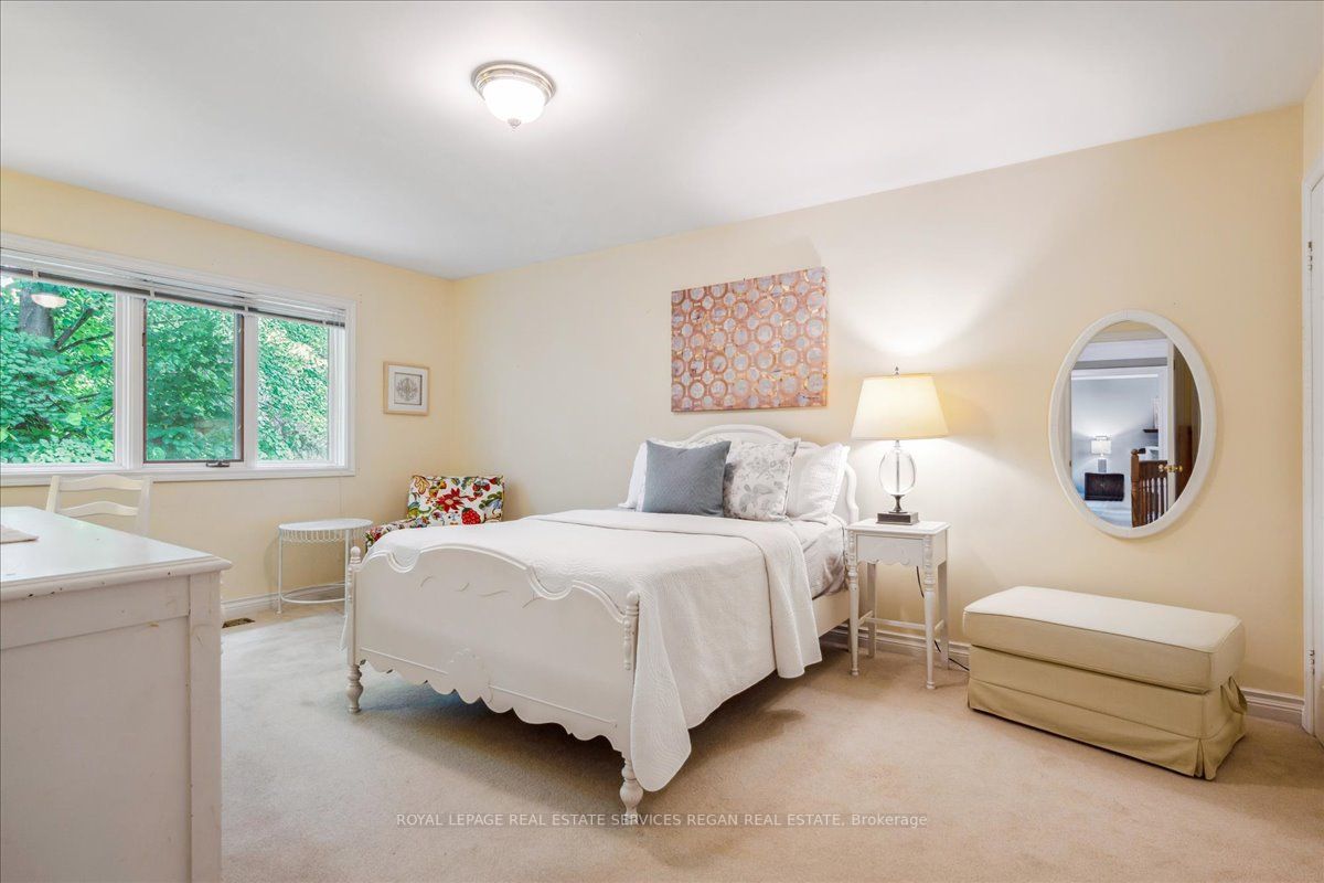 1935 Calgary Court