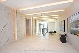4208 Dundas St W, #323