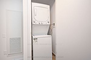 4208 Dundas St W, #323