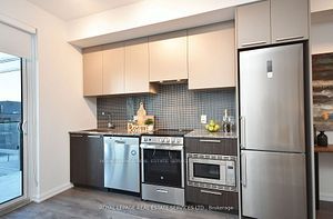 4208 Dundas St W, #323