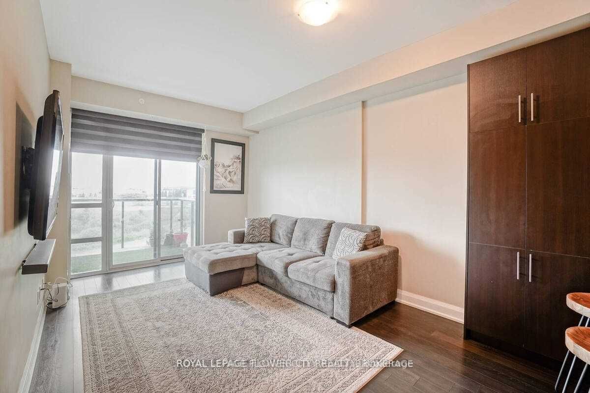 55 Yorkland Boulevard W, #305