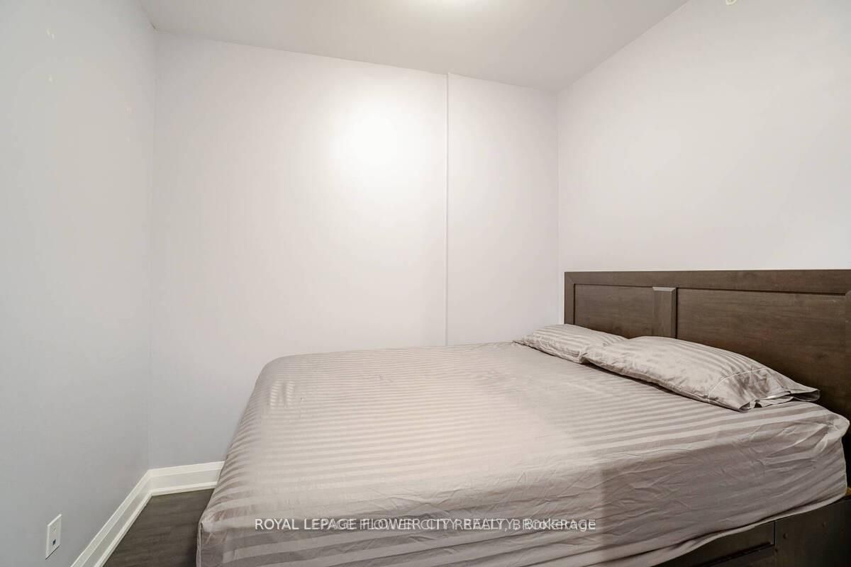 55 Yorkland Boulevard W, #305