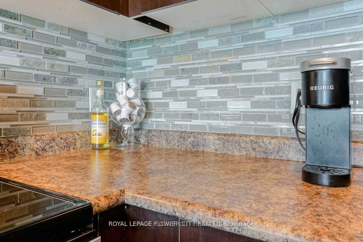 55 Yorkland Boulevard W, #305
