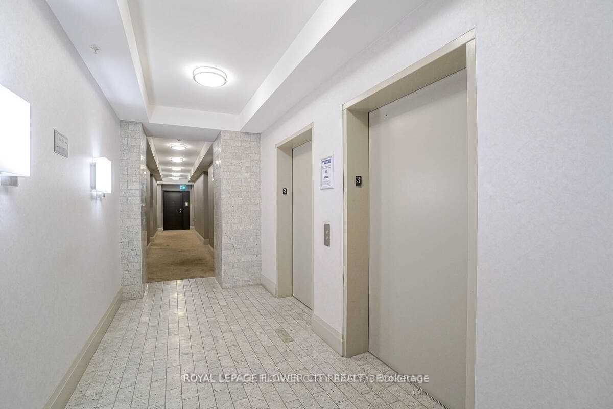 55 Yorkland Boulevard W, #305