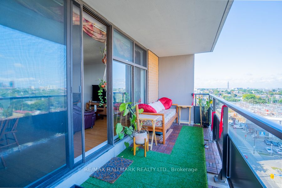 135 Marlee Avenue, #1103
