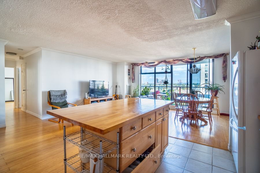 135 Marlee Ave, #1103