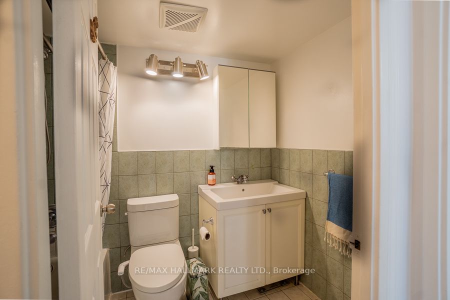 135 Marlee Avenue, #1103