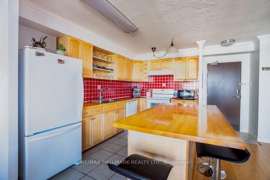 135 Marlee Avenue, #1103