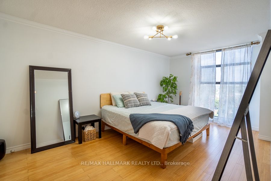 135 Marlee Avenue, #1103