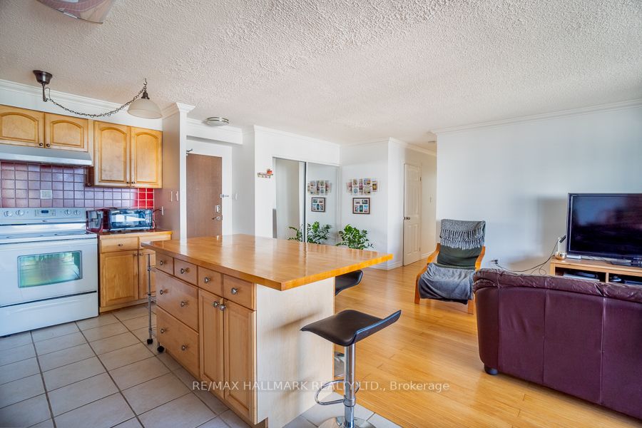 135 Marlee Avenue, #1103