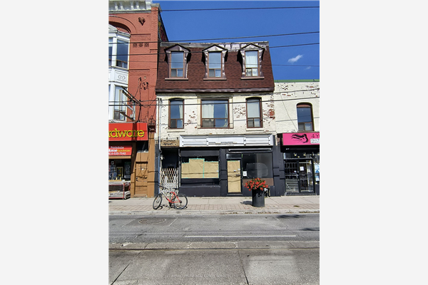 1368 Queen St W, Toronto