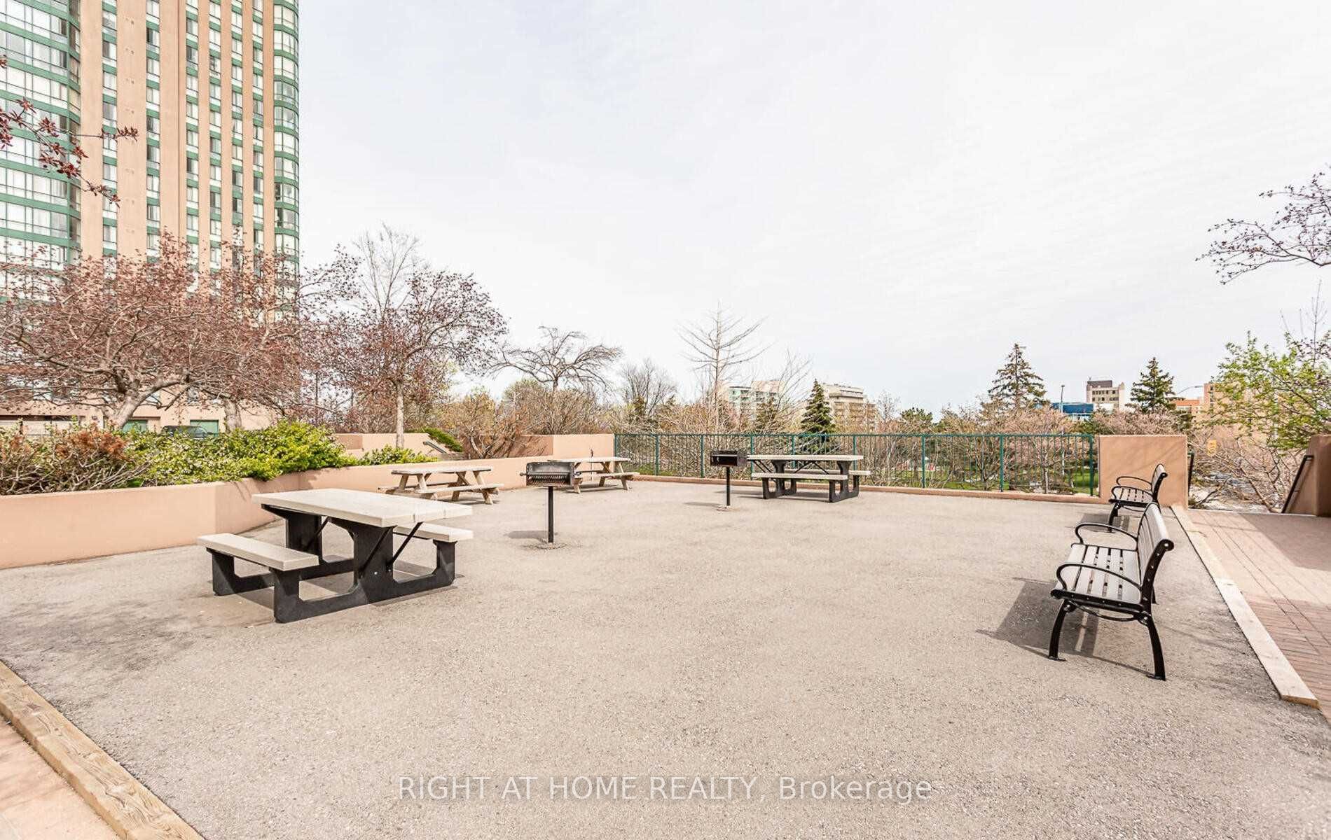 155 Hillcrest Avenue, #2004
