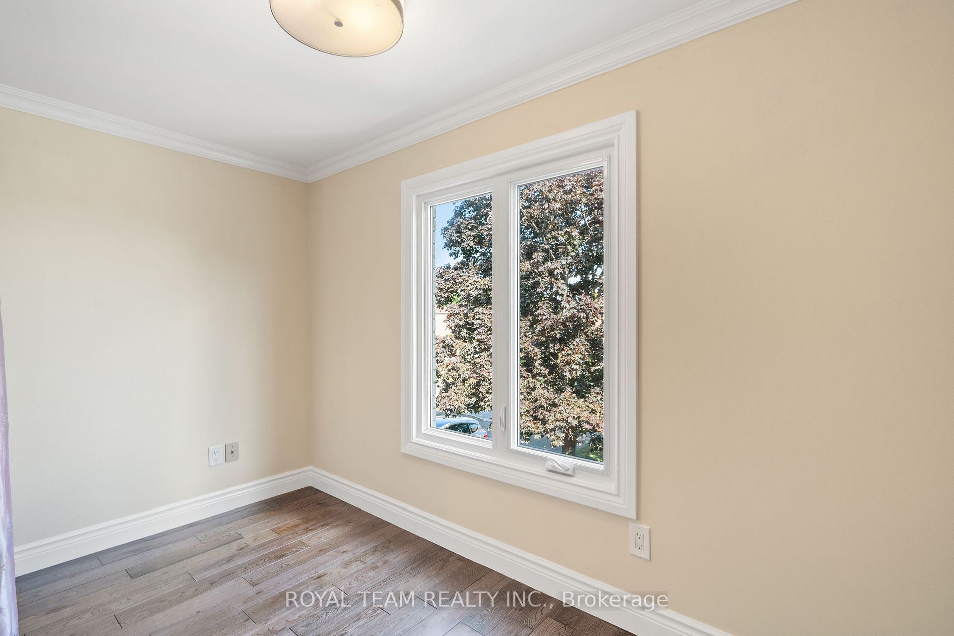 35 Glenmanor Drive