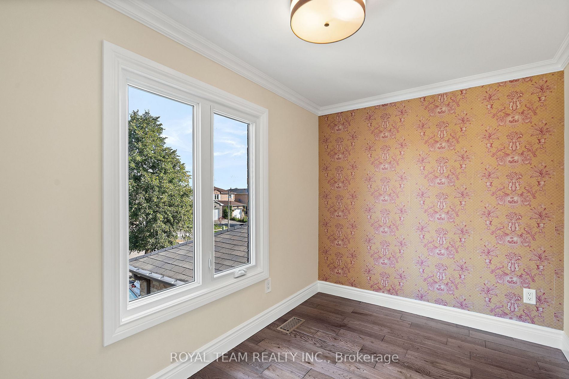35 Glenmanor Drive